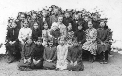 Mokykloje su Mama, 1933